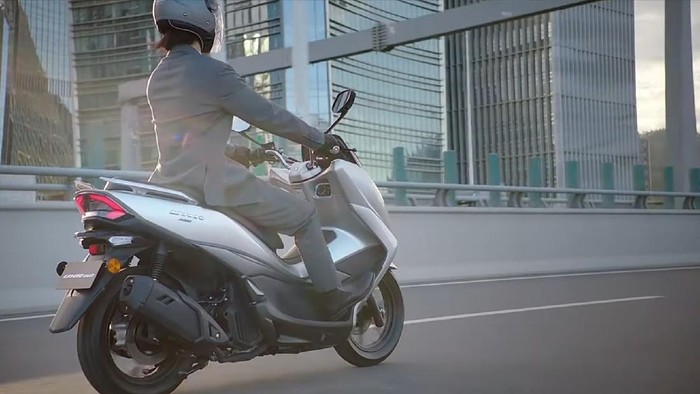 Haojue UHR 150 yang diprediksi akan menjadi Suzuki Burgman 150 Haojue UHR 150 yang diprediksi akan menjadi Suzuki Burgman 150