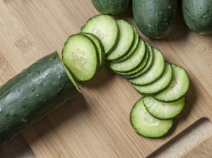 7 Makanan dengan Kalori Negatif yang Wajib Ada Dalam Diet