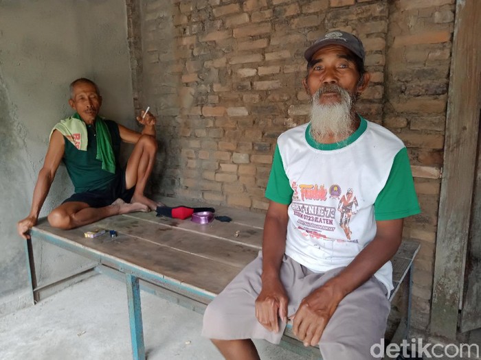 Paiman (berjenggot) miliarder baru di Klaten ini justru galau usai terima uang ganti rugi proyek Tol Yogya-Solo.
