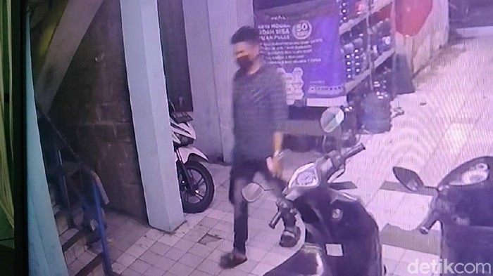 Pria tewas saat live TikTok sempat terekam CCTV (Karin Nur Secha/detikcom)