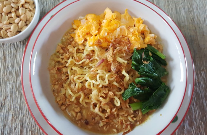 Resep Mie Instan Nyemek Saus Kacang