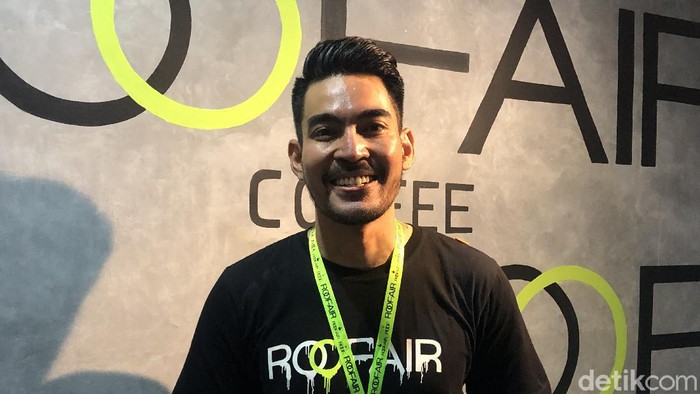 Robby Purba Robby Purba buka usaha