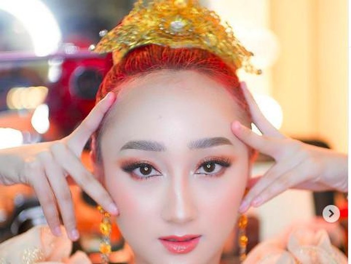 Sandrina Azzahra tampil beda