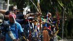 Tingkatkan Imun Tubuh, Warga Berlatih Memanah