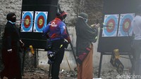 Mereka juga meyakini melakukan olahraga panahan sama seperti menjalankan sunah nabi.  