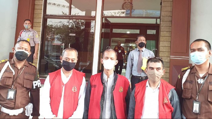 3 tersangka korupsi anak perusahaan JakTour ditahan Kejati DKI