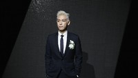 Foto itu pun mencuri perhatian penggemar BIGBANG yang disebut VIP. Sebab, T.O.P memang dikenal jarang mengunggah foto yang memperlihatkan dirinya di media sosial. Foto: Getty Images/Vittorio Zunino Celotto