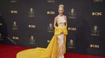 Anya Taylor-Joy Paling Menawan di Emmy Awards 2021