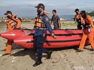 Basarnas Cari Bocah Tenggelam di Teluk Palabuhanratu Sukabumi