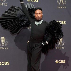 Aktor Billy Porter Tampil dengan Sayap di Emmy Awards 2021: Aku Ibu Peri Aktor Billy Porter Tampil dengan Sayap di Emmy Awards 2021: Aku Ibu Peri