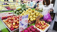 China beralasan, buah-buahan yang dilarang mengandung hama dan berbahaya untuk masuk ke pasar China. Taiwan dan China masih mempunyai hubungan yang belum akur. China mengklaim Taiwan sebagai bagian dari wilayahnya. Sementara Taiwan menyatakan diri sebagai negara yang berdiri sendiri.
