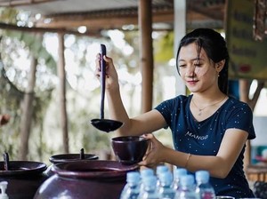 Penjual Cendol Cantik Viral di Medsos dan Restoran Padang Termahal di Jakarta