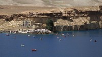 Namun semenjak Afghanistan dikuasai Taliban, tidak diketahui bagaimana nasib danau Band-e Amir. Apakah danau ini boleh untuk wisata masyarakat umum atau tidak? (Xinhua/Latif Azimi)