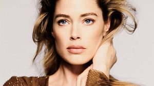 10 Potret Supermodel yang Jadi Kontroversi karena Tak Mau Divaksin