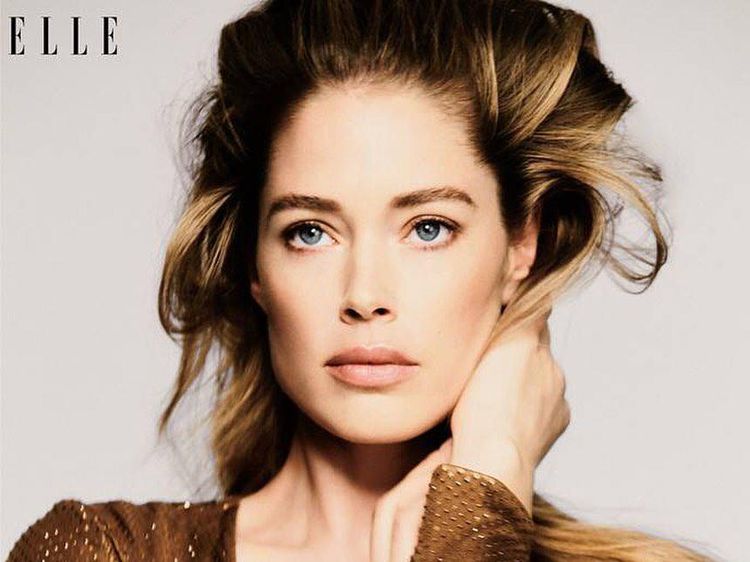 10 Potret Supermodel yang Jadi Kontroversi karena Tak Mau Divaksin