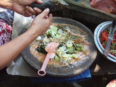 20 Gado-gado Gerobakan Ada di Sini 20 Gado-gado Gerobakan Ada di Sini