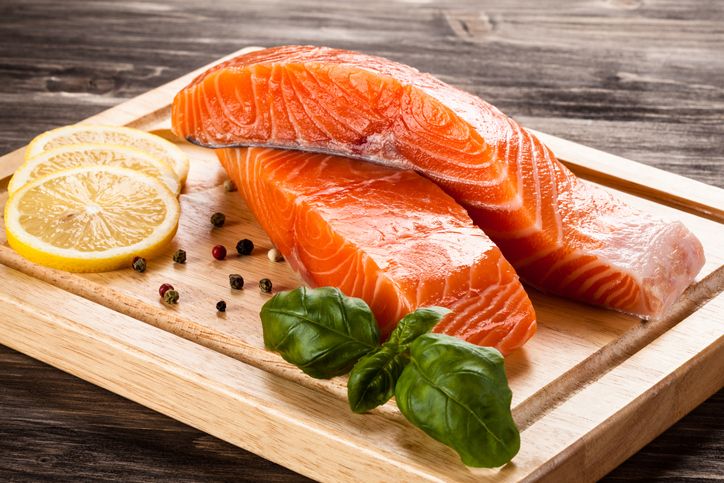 5 Fakta Garis-garis Putih nan Ada pada Daging Ikan Salmon