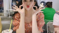 Popularitas Guli dimulai lewat drama China yang dibintanginya Fighter of the Destiny pada 2017. Kini ia masih terus disibukkan dengan sederet film drama bertema kerajaan. Foto: Instagram @nz0502