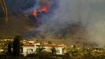 Lava Pijar Keluar dari Gunung Cumbre Vieja yang Meledak Hebat