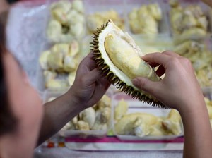 Begini Hukum Makan Durian dan Tape Ketan dalam Islam Menurut Ustaz Khalid Basalamah