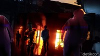 Kerusuhan Terjadi di Buton Sultra, 2 Rumah-7 Kendaraan Dibakar Massa