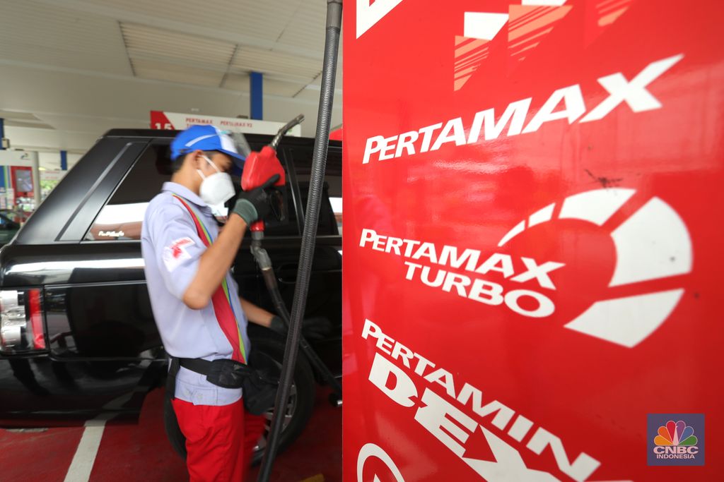 Ilustrasi Pertamax Turbo (CNBC Indonesia/ Tri Susilo)