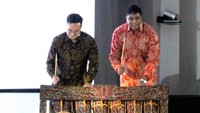 Indosat Ooredoo dan CK Hutchinson berkomitmen untuk meningkatkan customers experience dan mempercepat digitasilisasi Indonesia melalui Indosat Ooredoo Hutchison, entitas yang akan menjadi operator terkuat kedua di Indonesia dengan basis pelanggan lebih dari 100 juta di seluruh Indonesia.