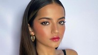 Masa kanak-kanak Isabela Merced dihabiskan di Cleveland, Ohio, Amerika Serikat. Meski dirinya merasa lebih dominan sebagai perempuan Peru ketimbang Amerika. (Foto: dok. Instagram @isabelamerced)  