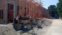 Seperti di kawasan Desa Kranggan, Kecamatan Polanharjo ini, tampak warga yang terdampak proyek Tol Yogya-Solo membangun rumah baru di desa yang sama.