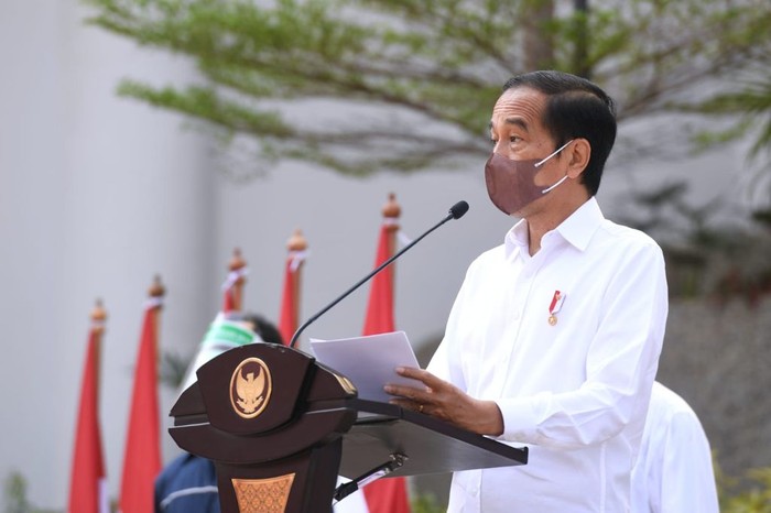 Presiden Joko Widodo meresmikan Rumah Susun Pasar Rumput, Jakarta, Senin (20/9).