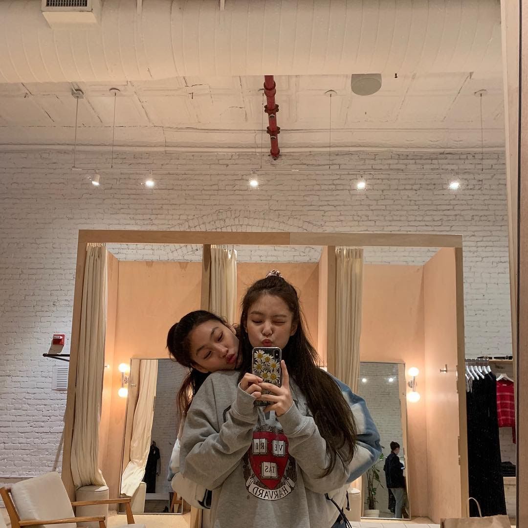 Jung Ho Yeon dan Jennie BLACKPINK