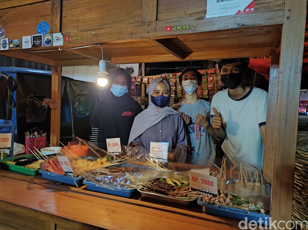 Keren! 4 Remaja Bisnis Angkringan, Omzetnya Rp 30 Juta Tiap Bulan!