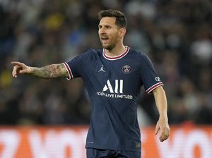 Messi Bertemu Ed Sheeran Usai Cetak Gol Perdana di PSG
