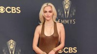 Tak cuma Orange Is the New Black, Madeline Brewer juga tampil memukau di serial The Handmaids Tale. Foto: Getty Images via AFP/RICH FURY