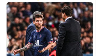 Melawan Lyon, Messi juga mandul dan ditarik pelatih, tapi dia tampak tak suka. Foto: Twitter