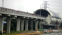 Hingga akhir September 2021, progress pembangunan prasarana LRT Jabodebek secara keseluruhan telah mencapai 87,54%. Rinciannya, pada pelayanan I Cawang-Cibubur sebesar 93,94%, lintas pelayanan II Cawang-Dukuh Atas sebesar 87,99%, dan lintas pelayanan III Cawang-Bekasi Timur sebesar 92,25%. Sementara itu, pembangunan depo telah mencapai 55,85%. Kemudian untuk pembangunan fisik stasiun, saat ini telah mencapai lebih dari 90% secara keseluruhan. Hal ini terlihat dari telah berdirinya 18 stasiun di sepanjang 3 lintas pelayanan. Rengga Sancaya/detikcom.