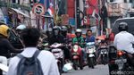 Biker Lawan Arus, Pasar Ciputat Makin Semrawut
