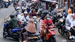 Biker Lawan Arus, Pasar Ciputat Makin Semrawut