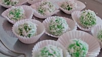Klepon menjadi jajanan khas Indonesia yang banyak disukai oleh warga Ceko.