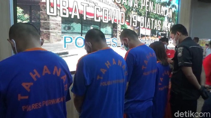 Polisi tangkap para pelaku penjual obat COVID-19 di atas HET.