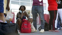 Meski belum diketahui detail pasti terkait proses pemulangan tersebut, salah satu pejabat pemerintahan mengatakan kepada The Associated Press, diperkirakan akan ada lima sampai delapan penerbangan per hari ke Haiti. AP Photo/Eric Gay. 