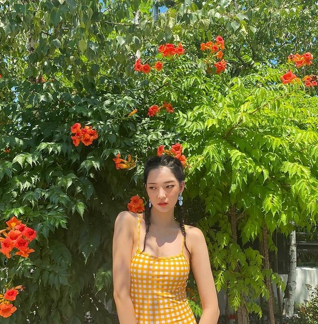 Dalam setahun, Rozy telah mendapatkan 100 endorsement dan sponsor. Menurut laporan Business Insider, diprediksi Rozy menerima 1 miliar Won atau sekitar Rp 12 miliar. Foto: dok. Instagram/@rozy.gram