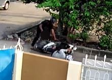 Screenshot rekaman CCTV pembacokan di Palembang (dok. Istimewa)