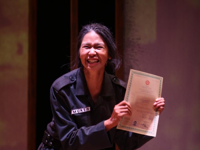 Seri Monolog Di Tepi Sejarah