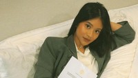 Gadis kelahiran 1999 itu baru saja menuntaskan pendidikan di Fakultas Hukum Universitas Indonesia. Foto: dok. Instagram Siti Adira Kania