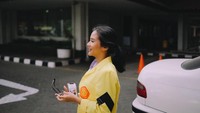 Dari akun Instagram-nya, diketahui semasa kuliah dirinya terbilang mahasiswa yang aktif. Terbukti, ia mengunggah foto ketika mengikuti kepanitiaan di kampusnya. Foto: dok. Instagram Siti Adira Kania