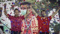 Pemilihan Presiden Filipina pada tahun 2022 mendatang ini pun tak hanya menjadi sorotan warga di negara itu tetapi juga masyarakat dunia. Terlepas dari popularitasnya, Pacquiao berada di urutan terdepan dalam jajak pendapat yang secara konsisten diungguli oleh putri Duterte, Sara Duterte-Carpio. Bagaimana menurut anda? Manny Pacquiao MediaComms via AP.