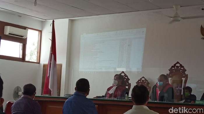 Suasana sidang