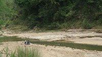 Sungai Oya mulai ramai setelah setahun pandemi COVID-19. Menurutnya, sungai Oya semakin ramai saat weekend khususnya selama PPKM. Warga berharap pemerintah segera menurunkan level PPKM dan membuka tempat wisata. (Pradito Rida Pertana/detikTravel)