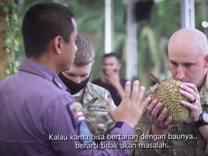 Reaksi Tentara Amerika Saat Cicip Durian dan Pempek Pertama Kali
